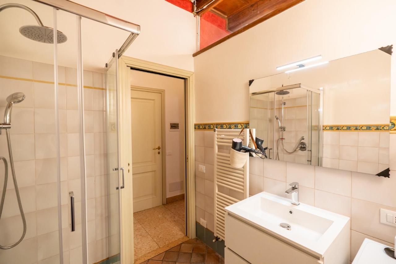 Domus Gladius By Postcardsfrom Apartment Верона Екстериор снимка